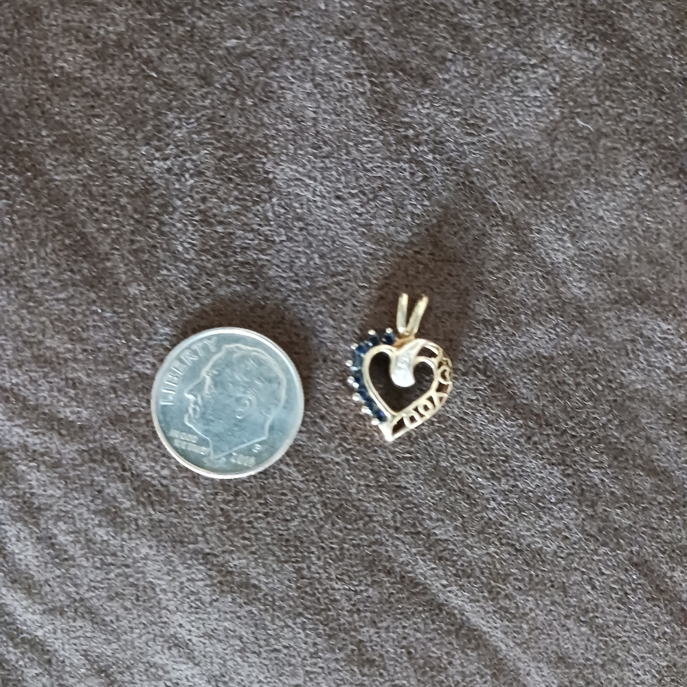 Gold Charm - Picture 2 of 4